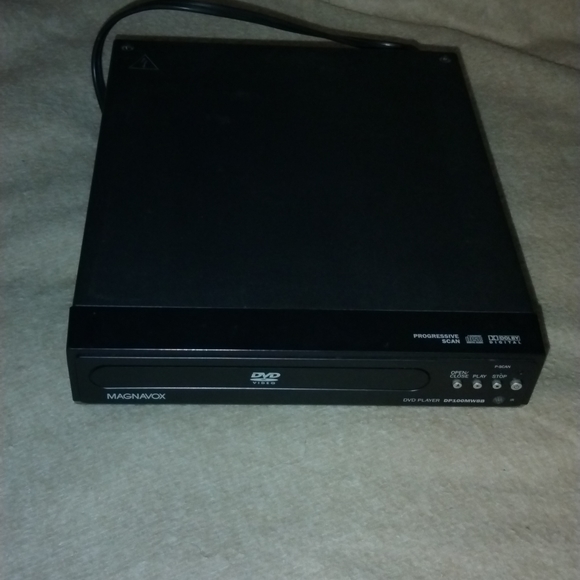 Magnavox DVD Player Bundle - Picture 6 of 6